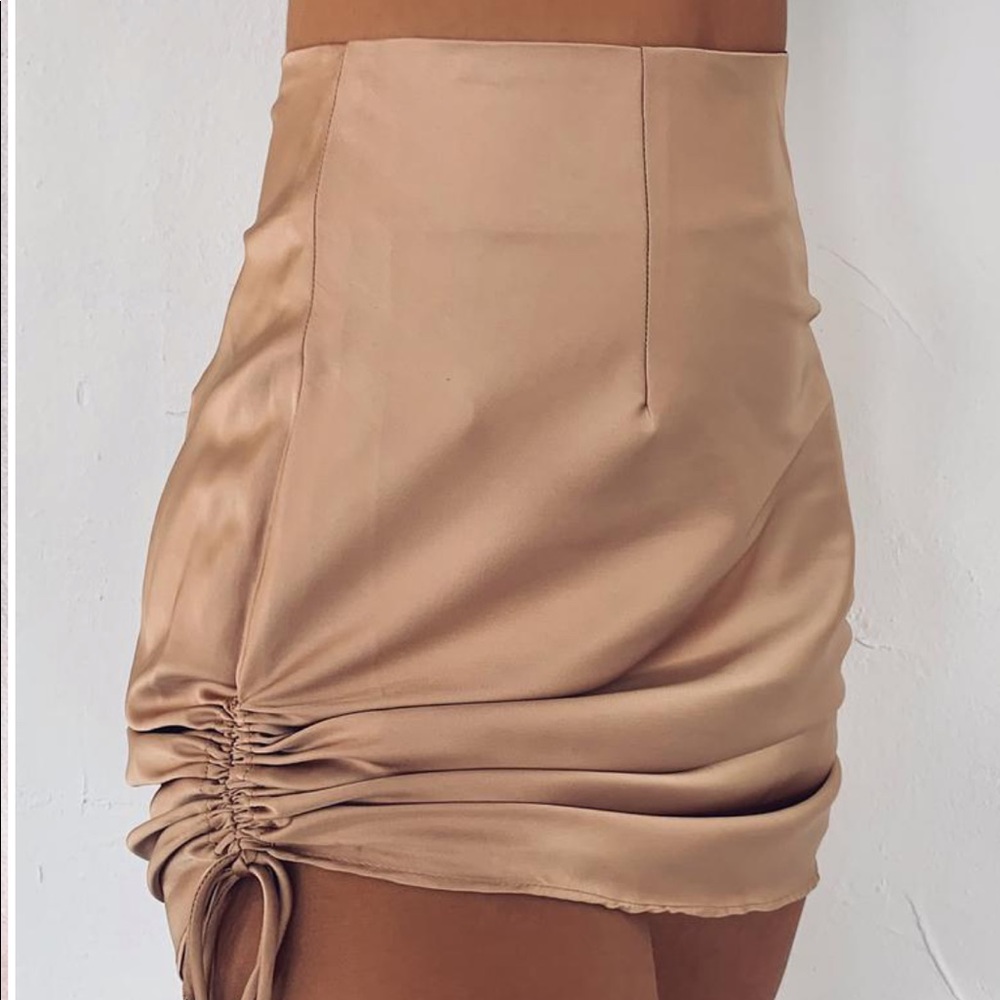 Tigemist tan mini skirt, Mid rise